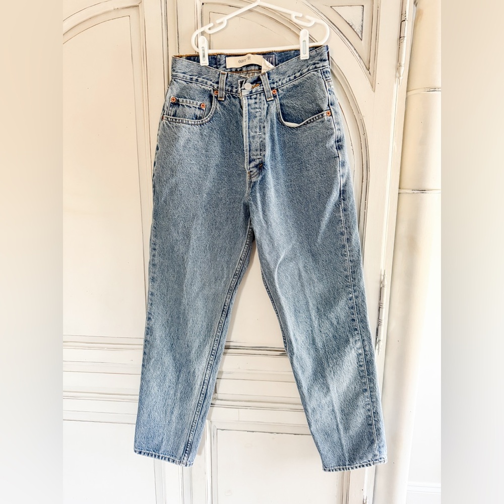 Vintage GAP Easy Fit Denim Jeans in Light Blue, straight leg